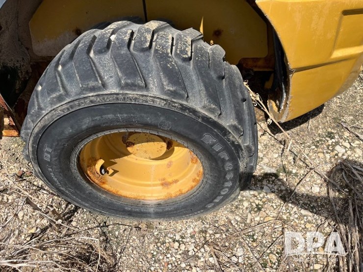 2015-caterpillar-903c-image-28