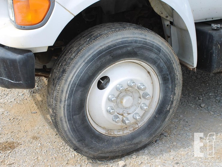 2001-ford-f750-image-3