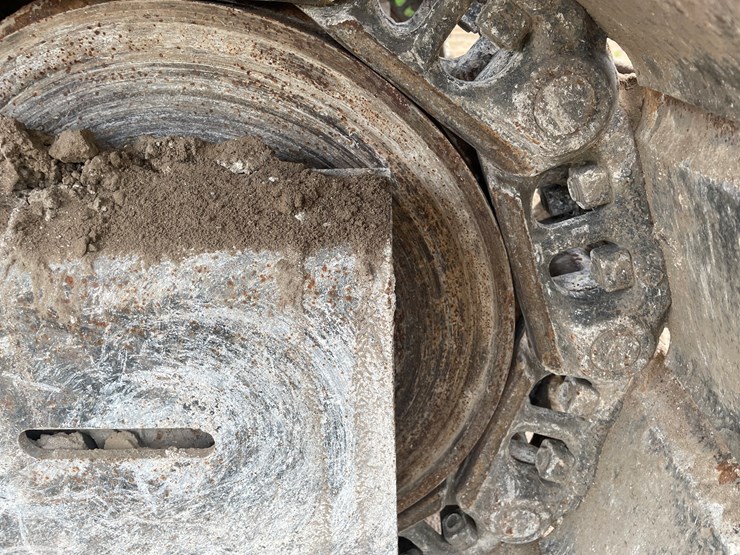 deere-160d-lc-image-11