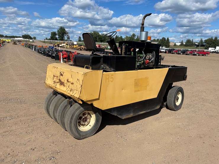 #2018-•-bros-rubber-tire-roller-image-5