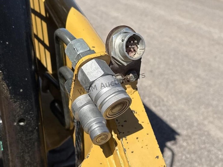 caterpillar-216-image-15