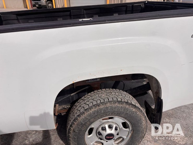 2012-gmc-sierra-2500-image-24