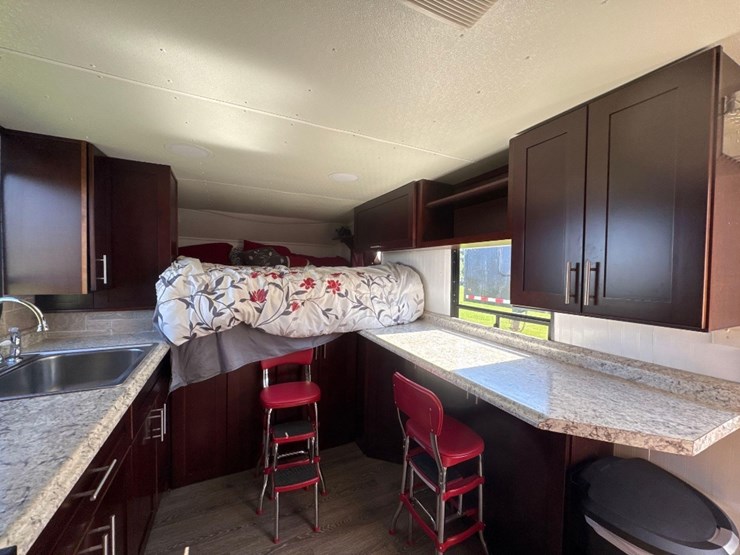 1995-pace-american-8'-x-48'-gooseneck-bunkhouse-tl-image-18