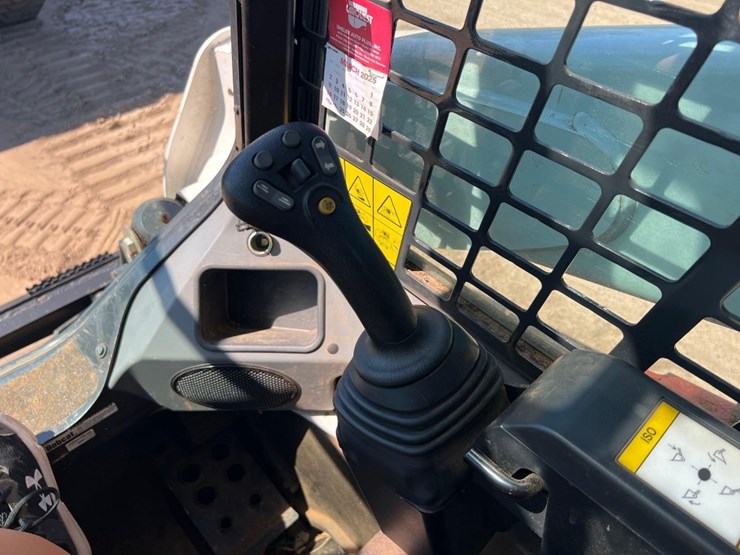2024-bobcat-t770-image-28
