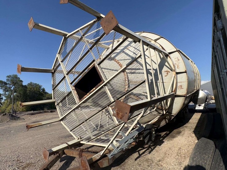 friesen-bulk-bin,-48’-tall,-15’-wide,-9-legs,-roof-hatch,-(2)-roof-vents,-(b),-trailer-not-included,-image-15