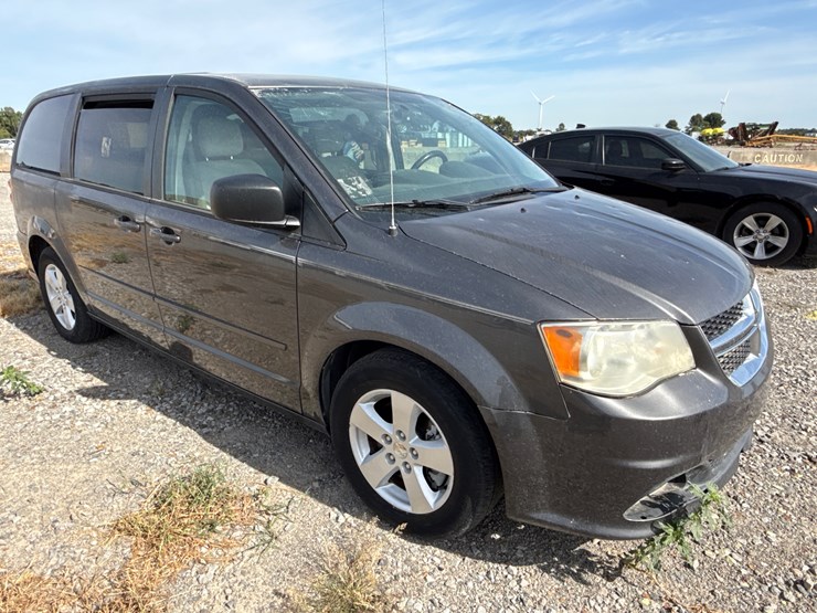 2015-dodge-grand-caravan-image-2