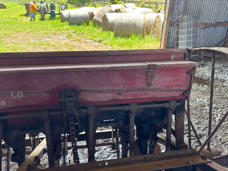 superior-7ft-grain-drill-image-10