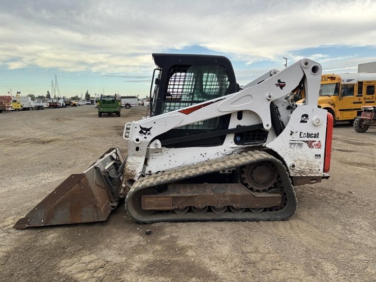 2022-bobcat-t770-image-5