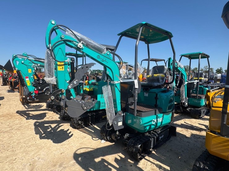 unused-cfg-qk16r-excavator-image-1