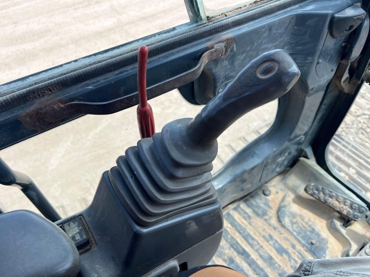 2008-deere-270d-lc-image-42