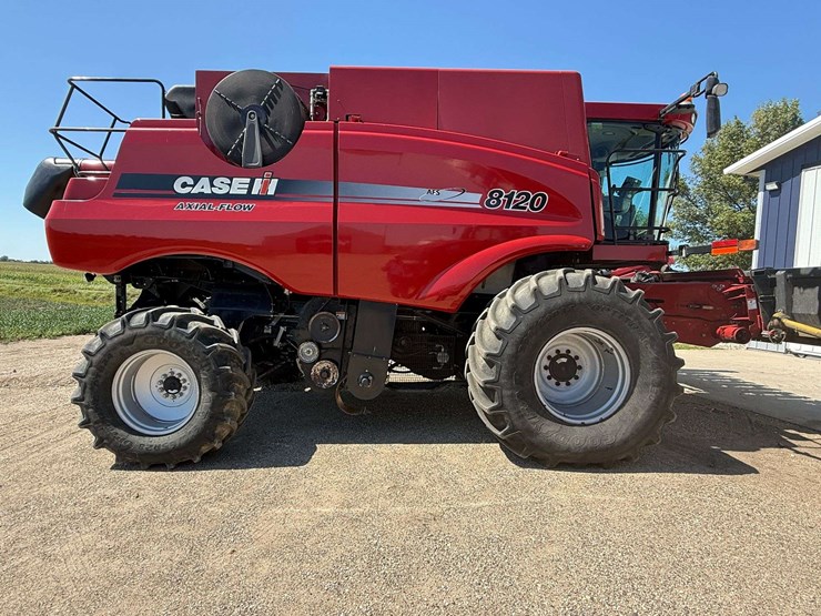 2009-case-ih-8120-image-3