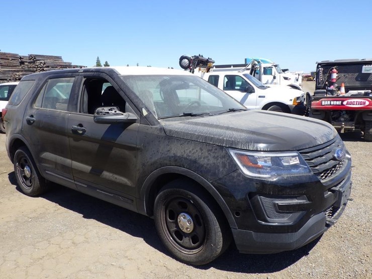 2018-ford-explorer-image-3