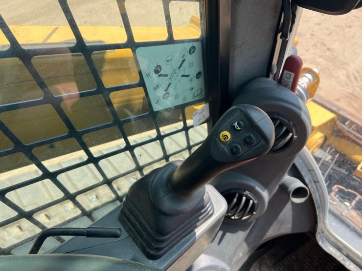 2019-caterpillar-289d3-image-27