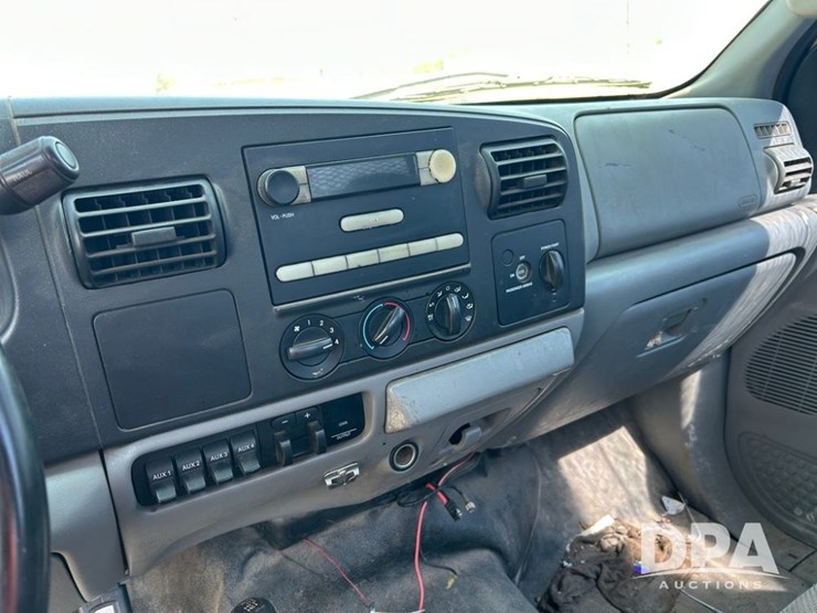 2006-ford-f450-xl-image-23