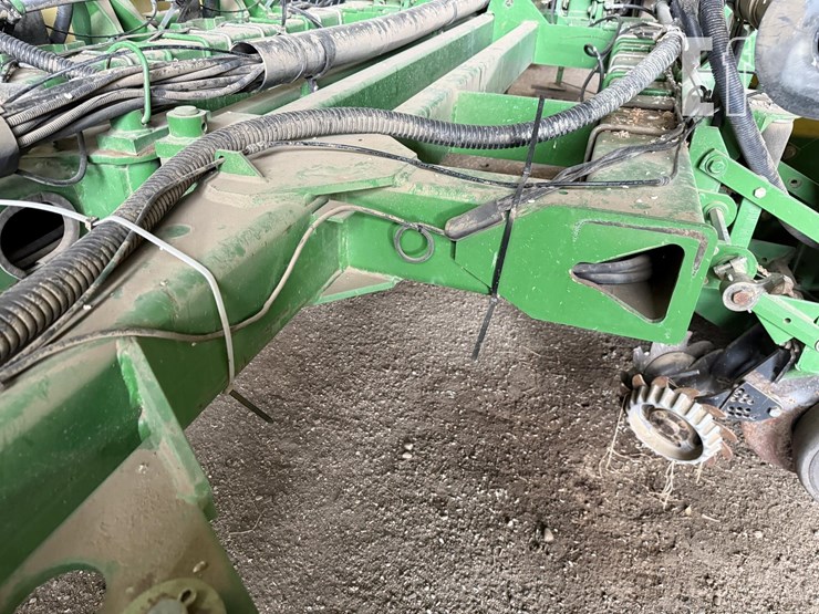 1997-john-deere-1770-image-37
