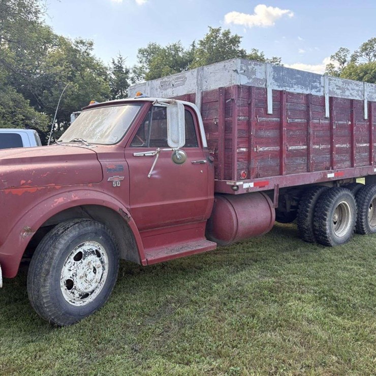 1967 Chevy C50 Grain Truck, Tandem Axle with Hyd Lift Tag Axle, 350 V8, 4+2, 8.25-20 Tires, 17.5’ Wo