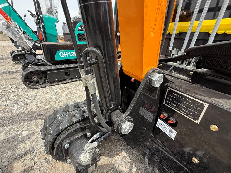 #220-•-#26538-•-unused-vicsec-vc15-mini-excavator-15j2507209-image-8