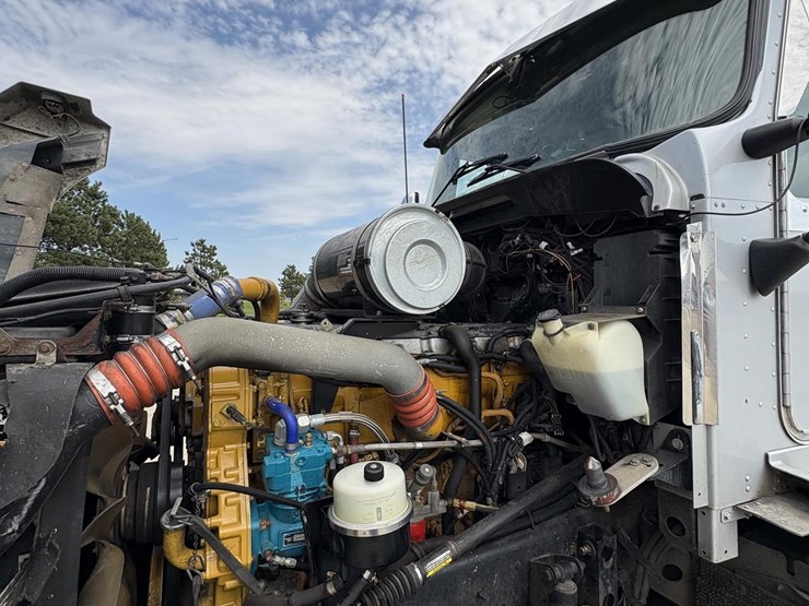 2005-kenworth-t600-image-16