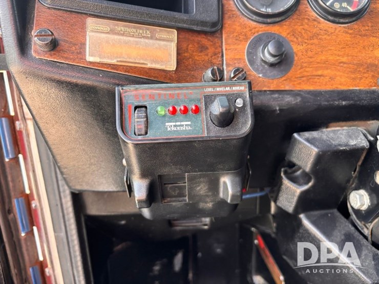 1988-peterbilt-377-image-95