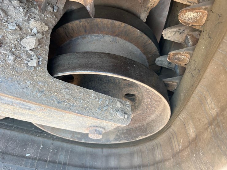 2020-deere-333g-image-26