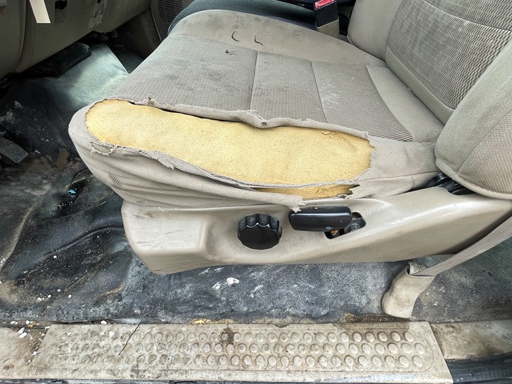 2005-ford-f350-image-34