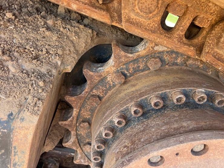 2018-caterpillar-320-image-32