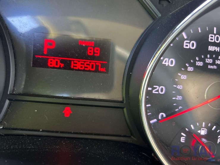 2017-kia-sedona-lx-image-6
