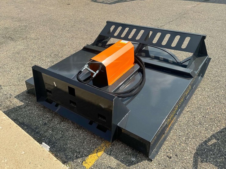 wolverine-bc-13-72w-72-inch-skid-steer-brush-cutter-image-5