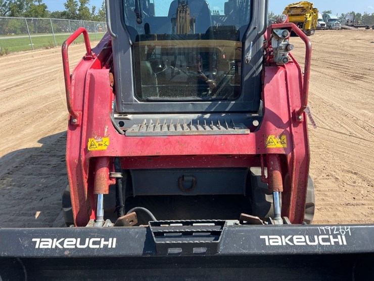 2018-takeuchi-tl8-image-19