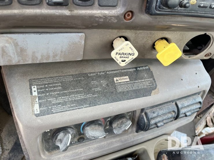 2002-mack-ch613-image-49