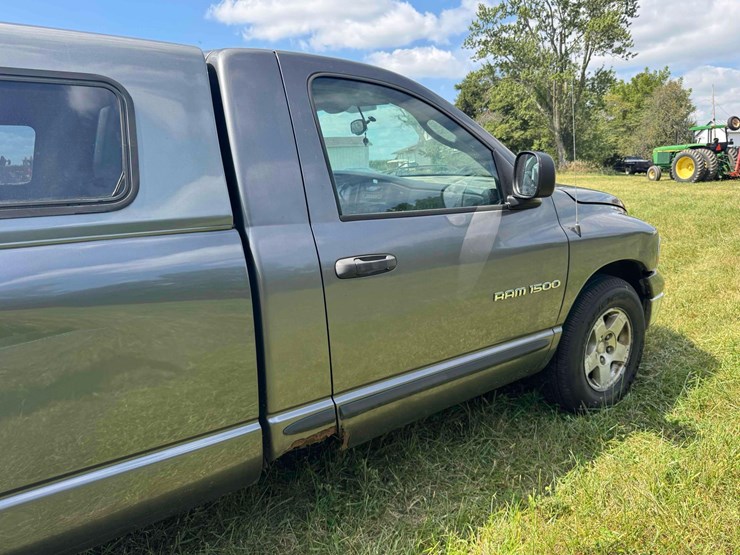 2004-dodge-1500-image-9