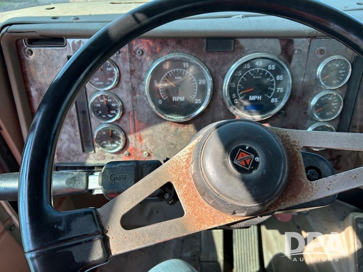 2006-ihc-9200i-van-truck-(cp0653,-unit-37745)-image-35
