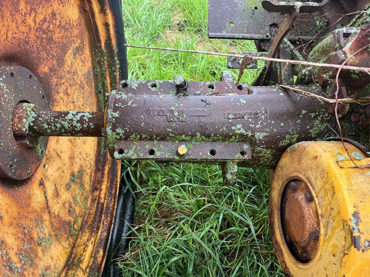 massey-harris-rear-end-image-16