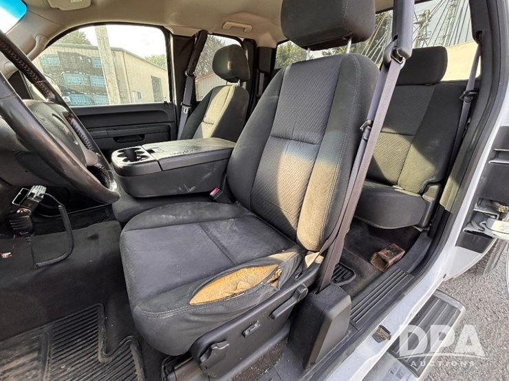 2013-gmc-2500-image-66