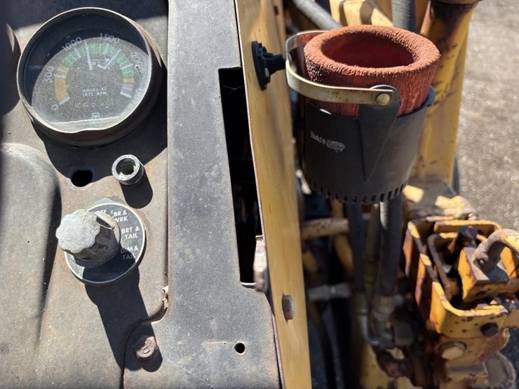 massey-ferguson-mf34a-image-37
