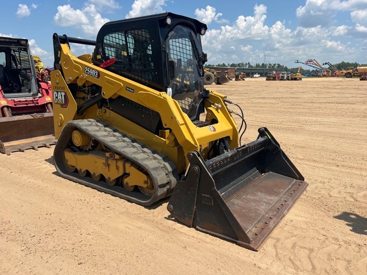 2022-caterpillar-259d3-image-6