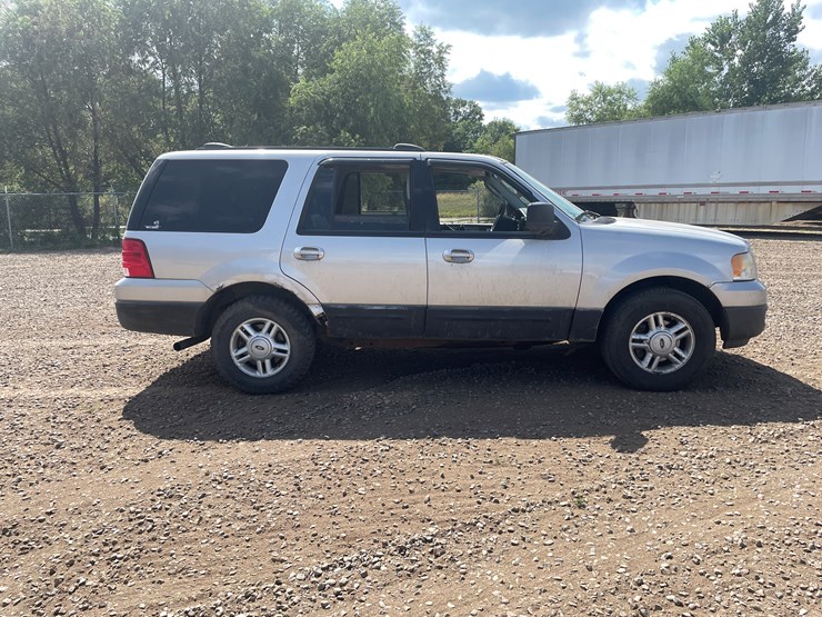 2004-ford-expedition-image-6