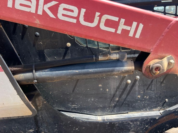 takeuchi-ts60r-image-17
