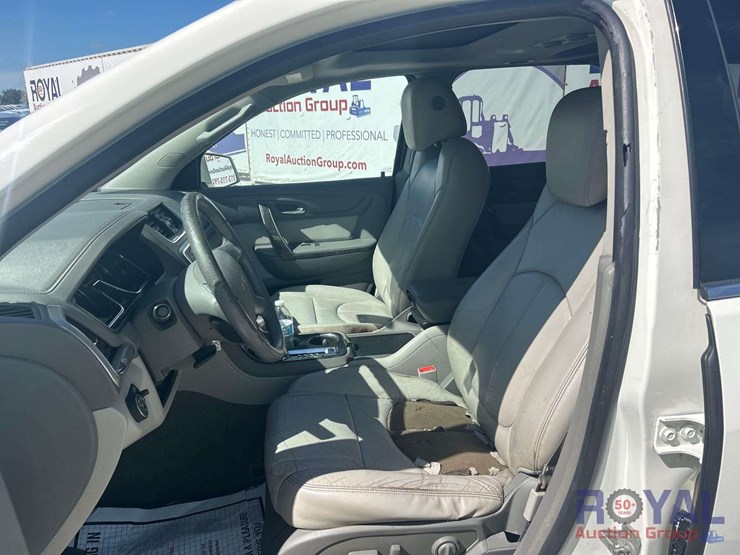 2015-gmc-acadia-image-14