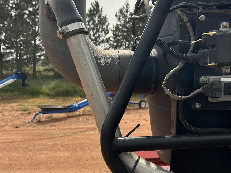 2015-case-ih-8240-image-93