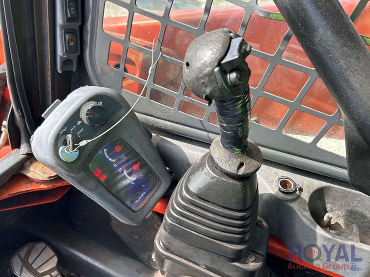 kubota-ssv75-image-14