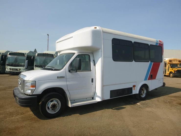 2017-ford-e450-image-2