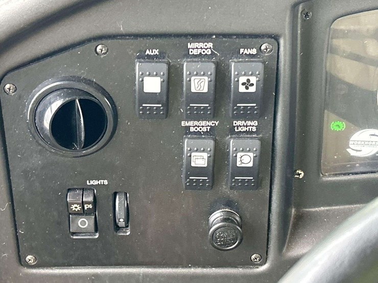 2007-national-rv-dolphin-35ft-class-a-motorhome-image-23