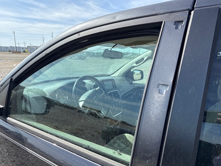 2015-dodge-grand-caravan-image-44
