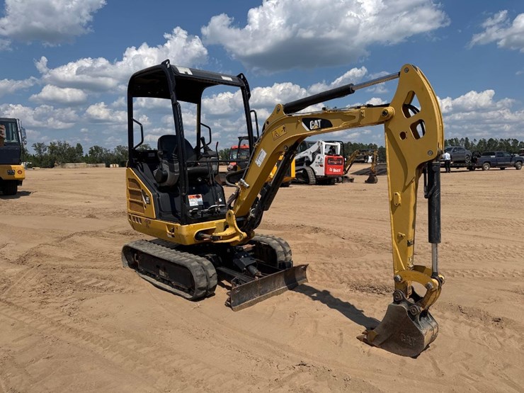 2018-caterpillar-301.7d-image-4