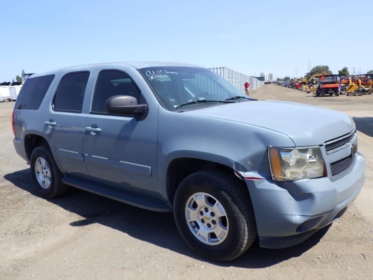 2010-chevrolet-tahoe-image-3