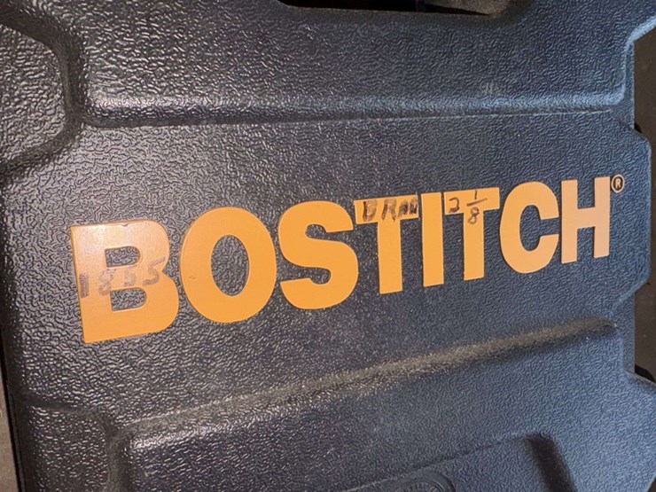 bostitch-air-stapler-image-3