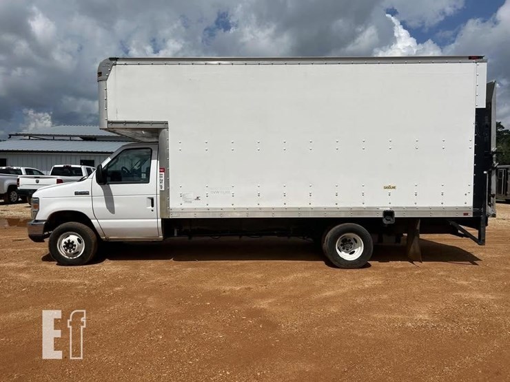 2012-ford-e450-image-2