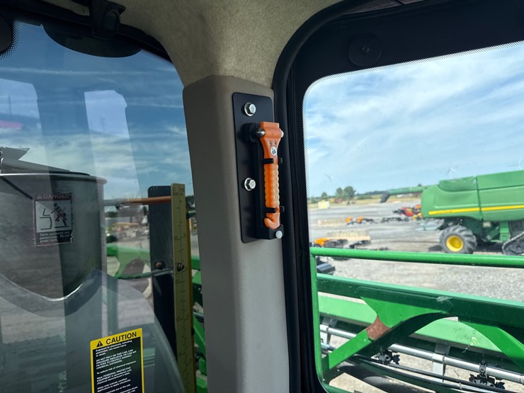 2018-john-deere-r4038-image-51