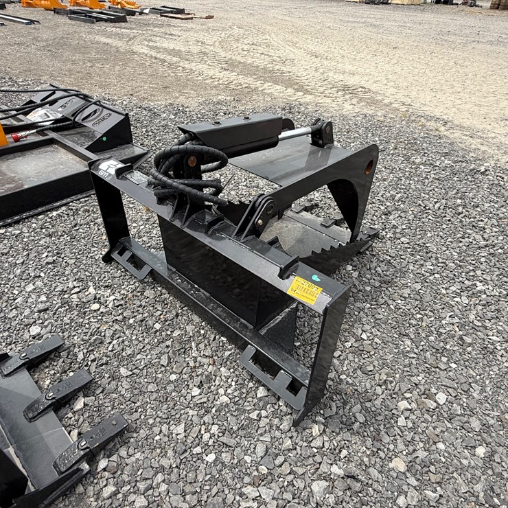 #2000 • #27009 • Unused GIYI GY-SGB20 Skid Steer Grapple Bucket D-SZCZD2506266